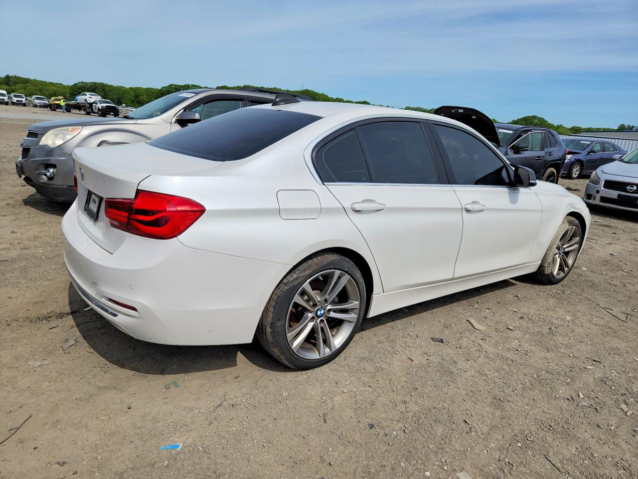 2017 BMW 330 Xi - Фото 3