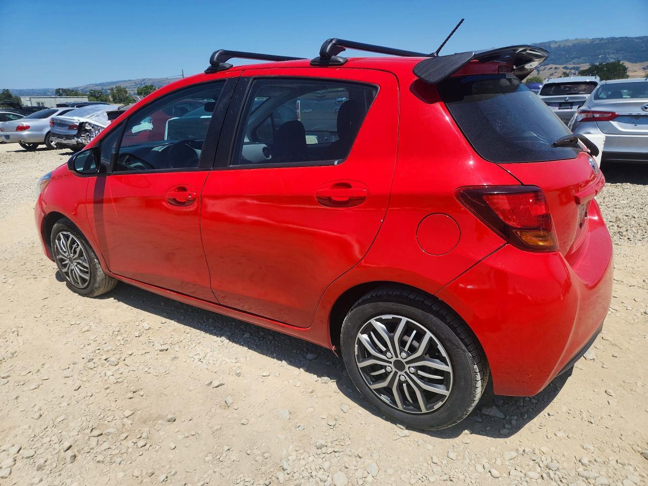 2015 Toyota Yaris 5-Door L - Фото 2