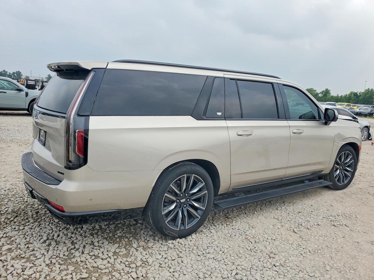 2023 Cadillac Escalade Esv Sport Platinum - Image 3