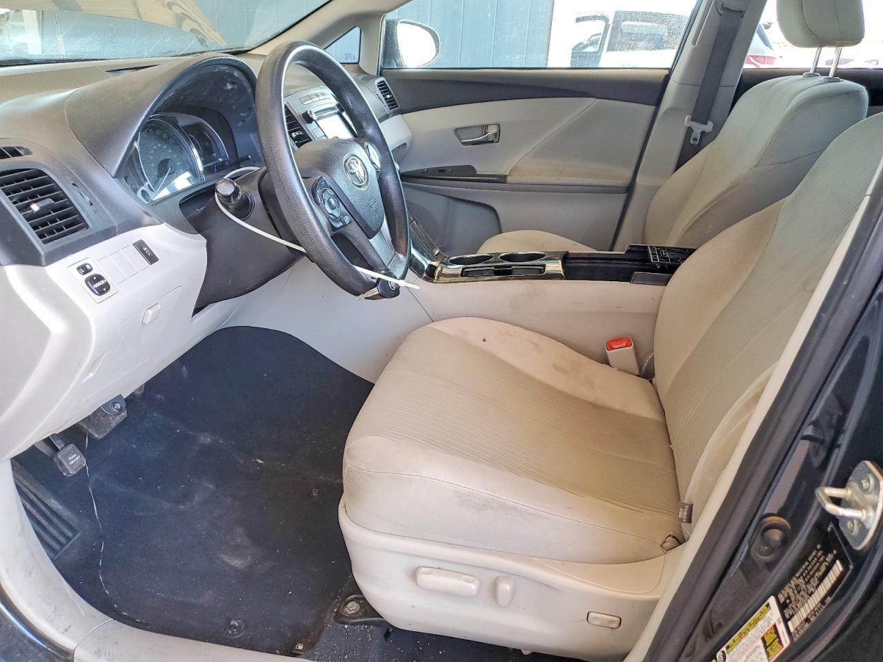 2015 Toyota Venza Le - Image 7