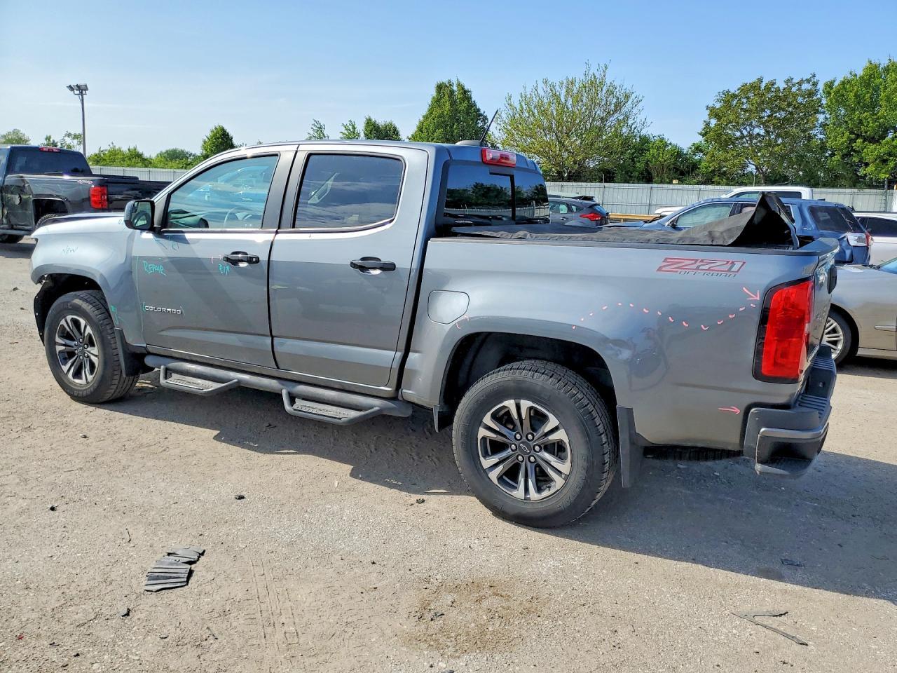 2021 Chevrolet Colorado Z71 - Фото 2