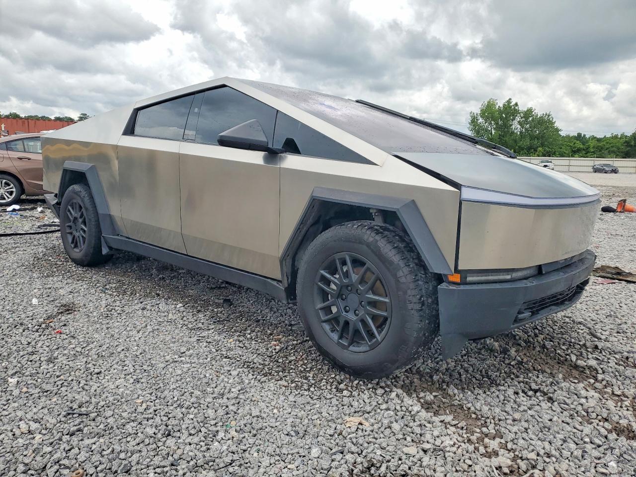2025 Tesla Cybertruck - Image 4