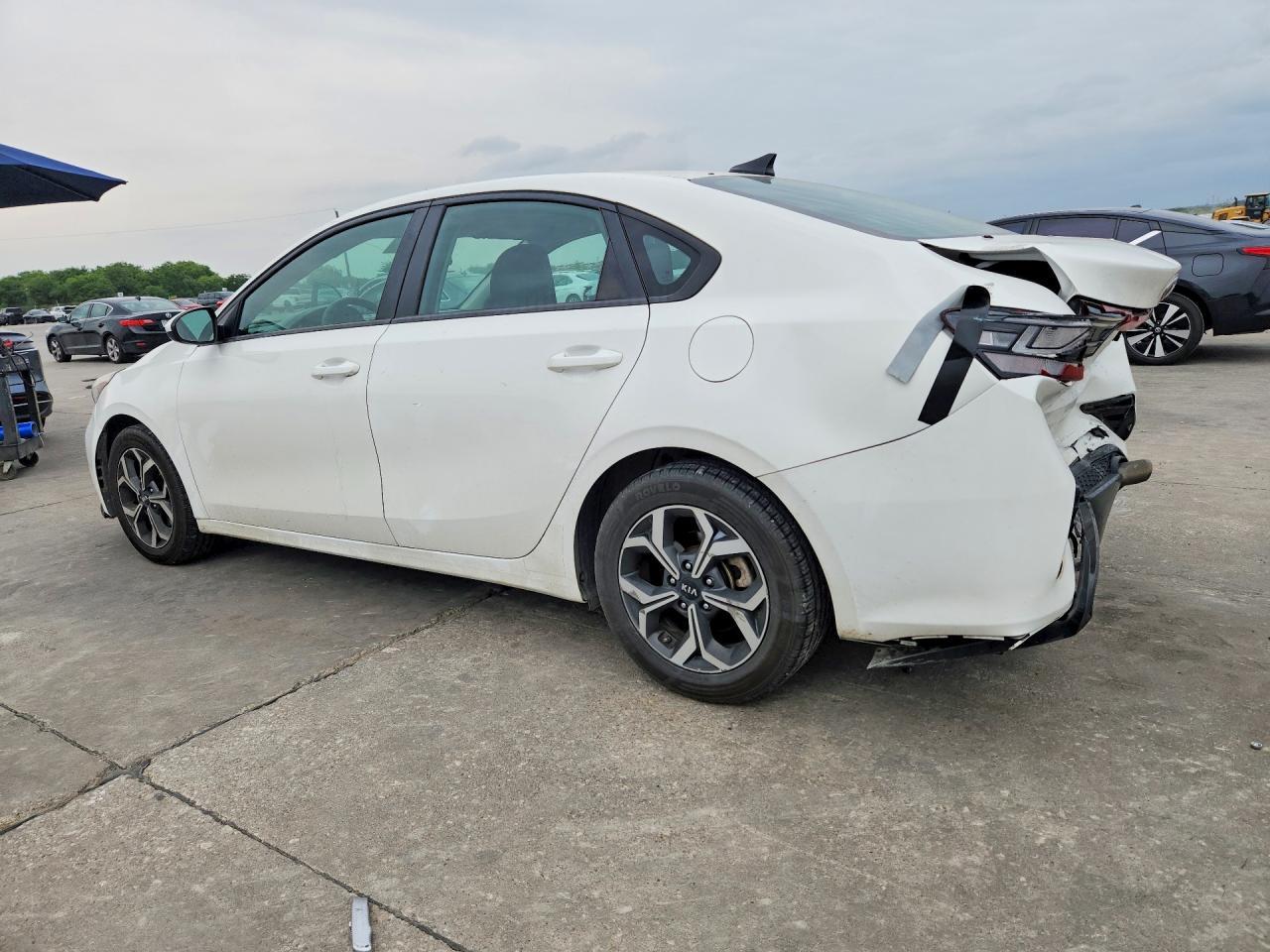 2021 Kia Forte Lxs - Фото 2