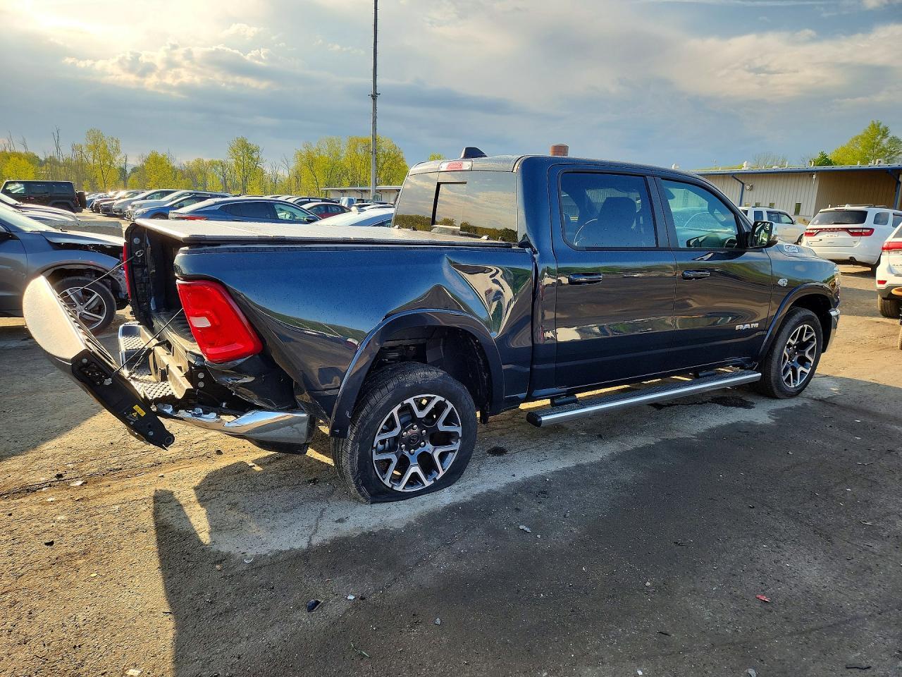2026 Ram 1500 Laramie - Фото 3