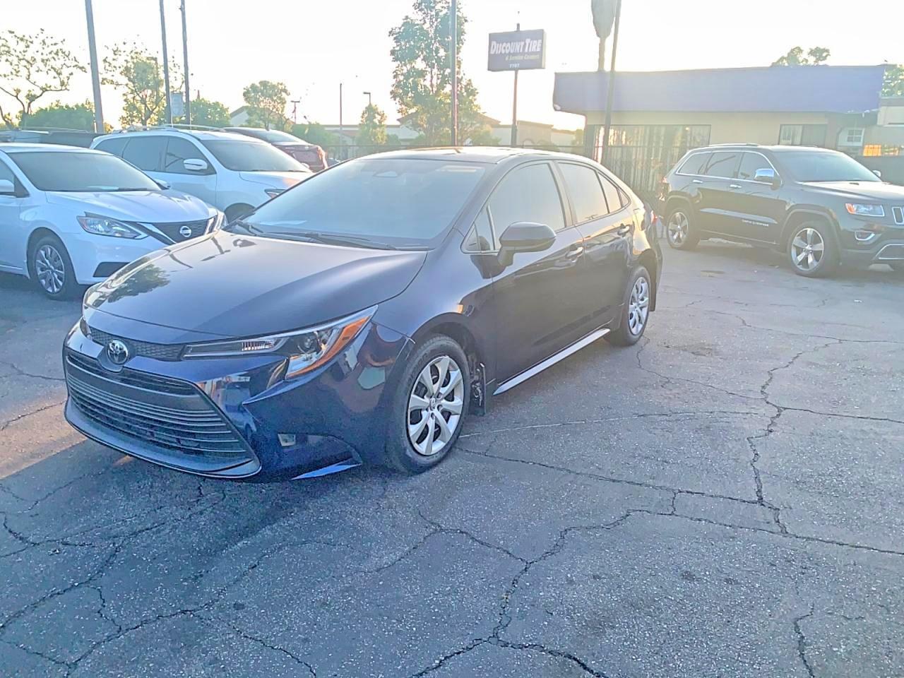 2024 Toyota Corolla Le - Фото 2