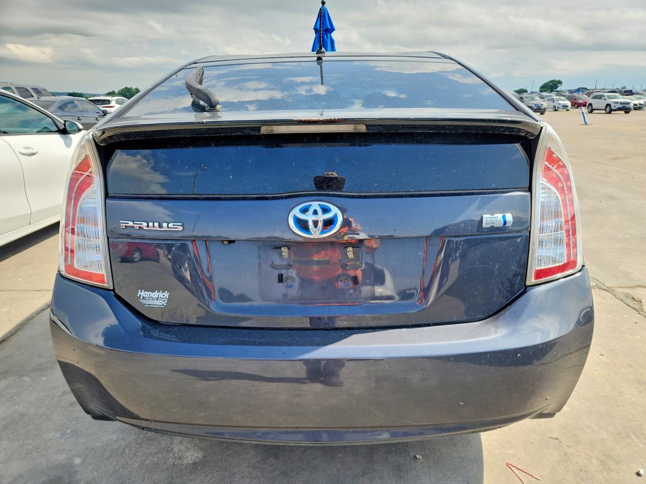 2015 Toyota Prius Two - Фото 6
