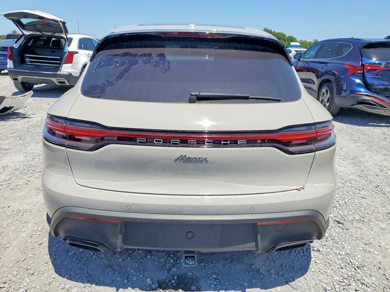 2022 Porsche Macan - Image 6