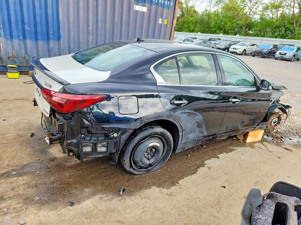 2015 Infiniti Q50 Premium - Image 3