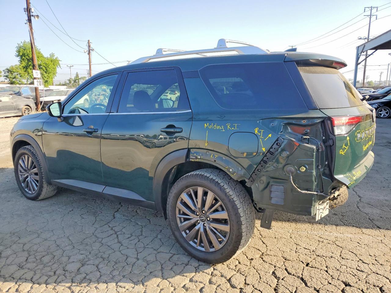 2023 Nissan Pathfinder Sl - Фото 2