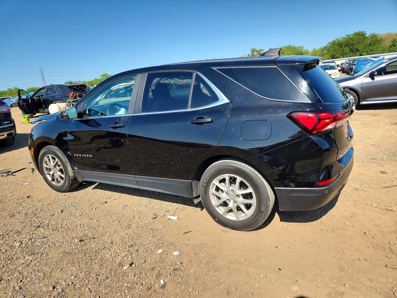 2022 Chevrolet Equinox Lt - Image 2