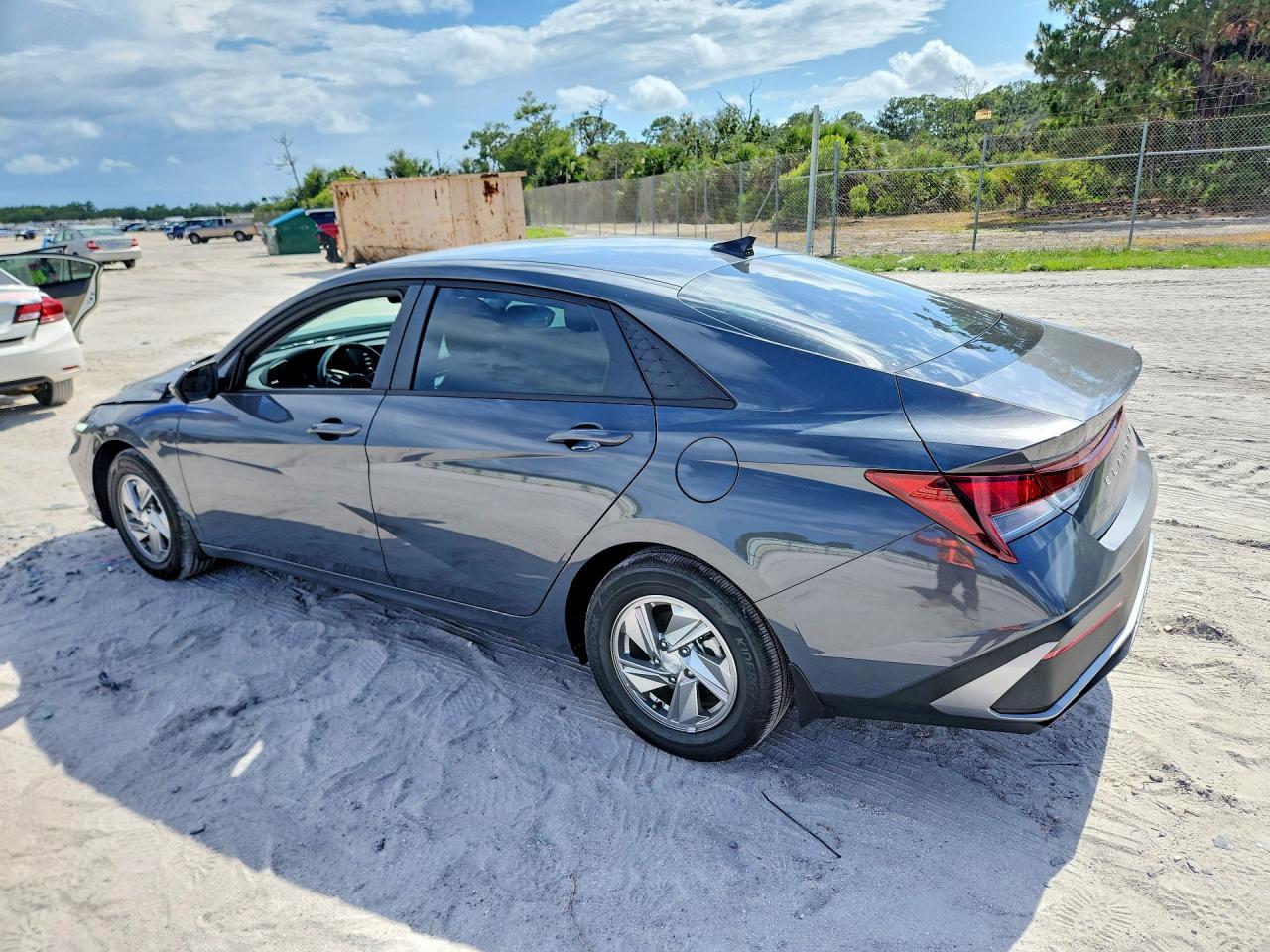 2026 Hyundai Elantra Se - Фото 2