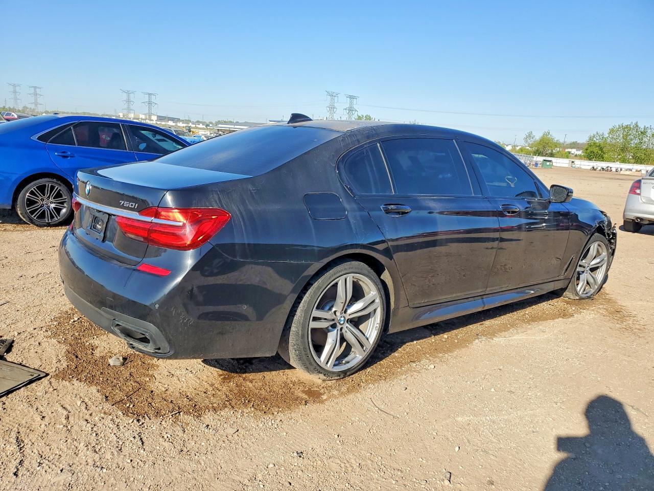 2016 BMW 750 Xi - Фото 3