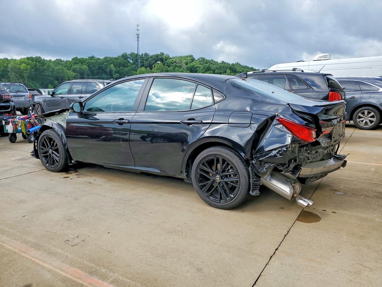 2025 Toyota Camry Se - Image 2