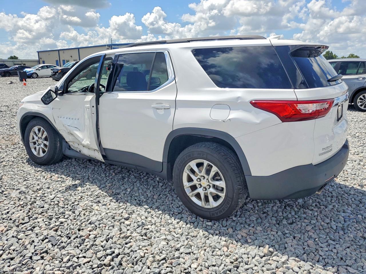 2020 Chevrolet Traverse Lt - Фото 2
