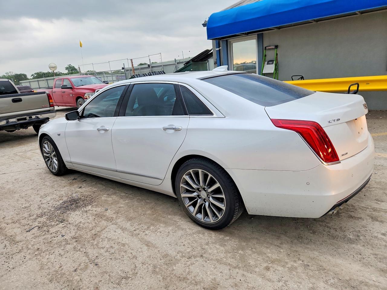 2016 Cadillac Ct6 Luxury - Image 2