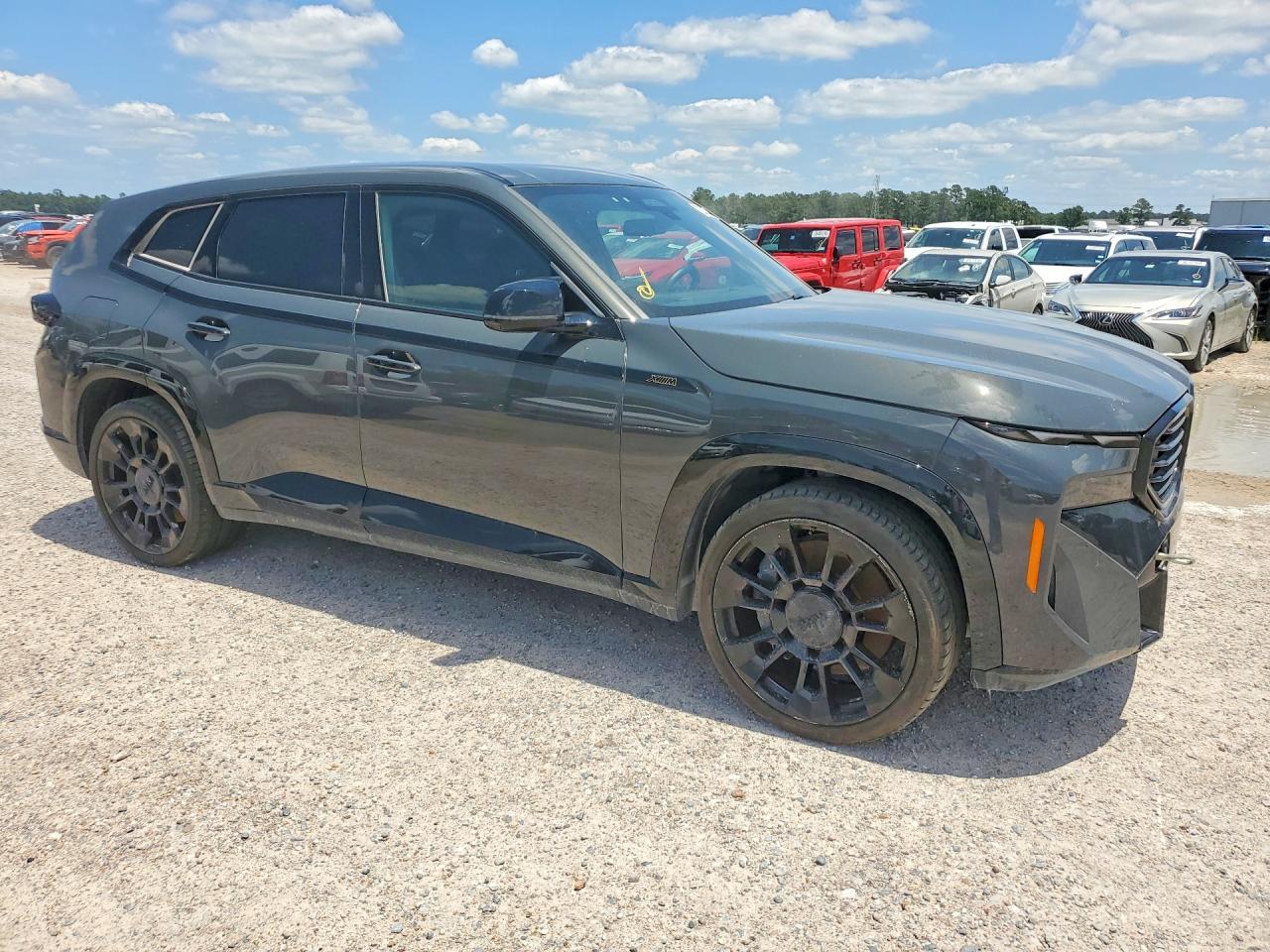2025 BMW Xm - Фото 4