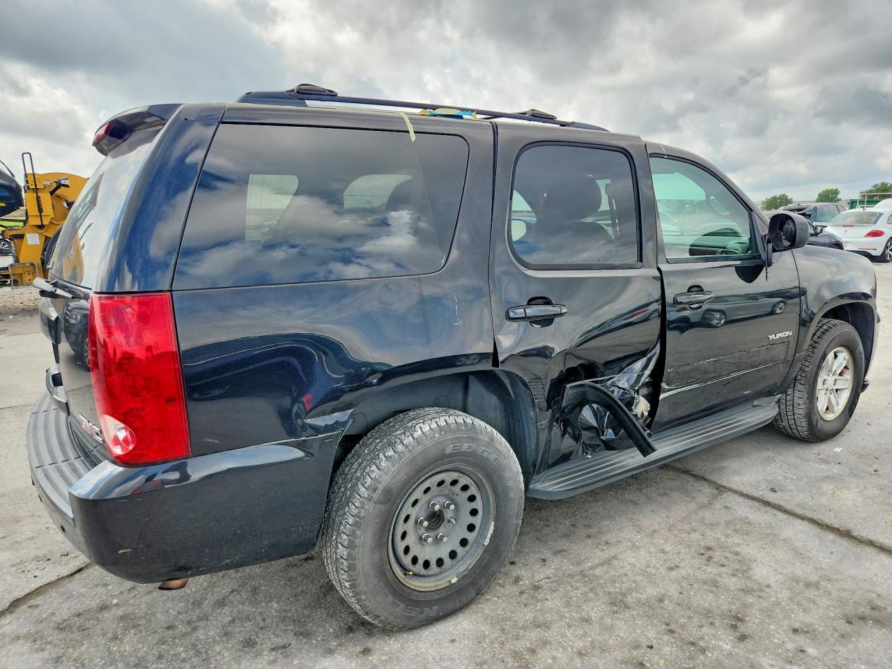 2011 GMC Yukon Sle - Фото 3