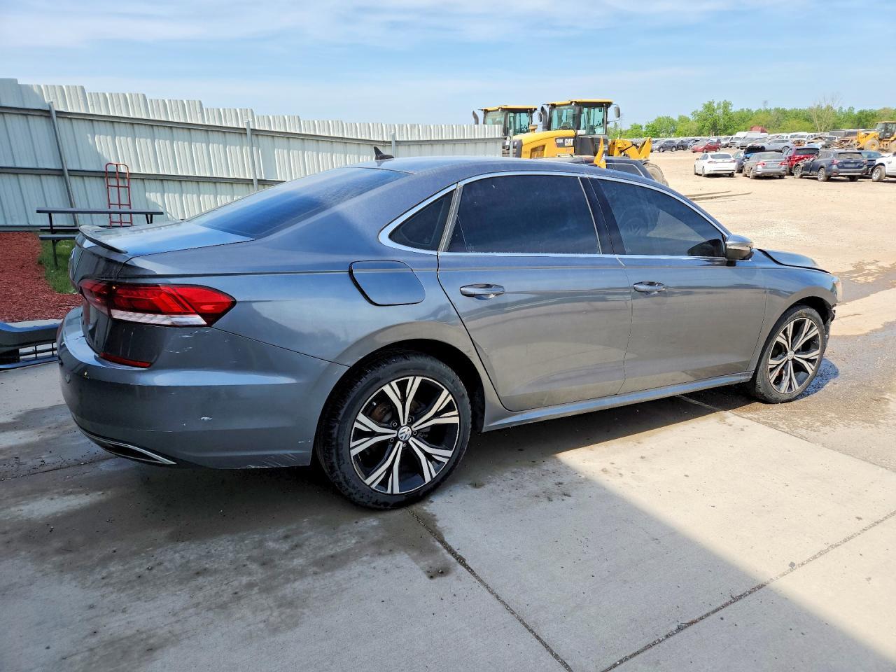 2021 Volkswagen Passat Se - Image 3