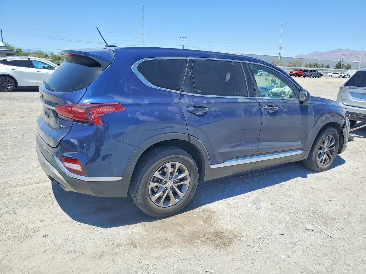 2019 Hyundai Santa Fe Se - Фото 3