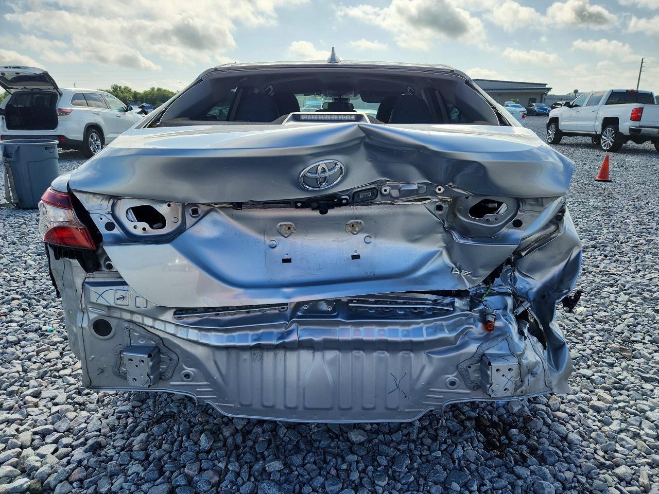 2022 Toyota Camry Le - Фото 6