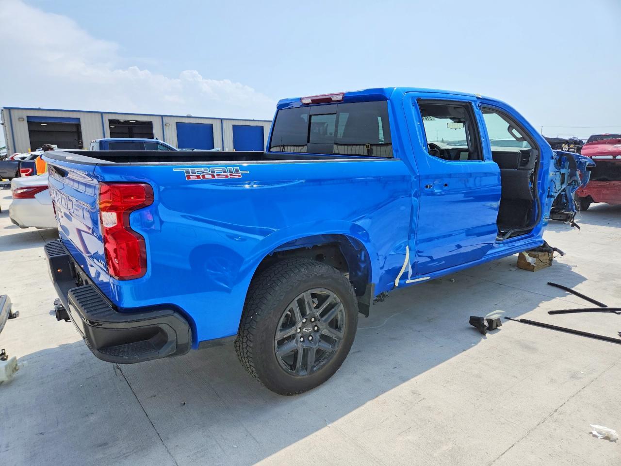 2025 Chevrolet Silverado K1500 Lt Trail Boss - Фото 3
