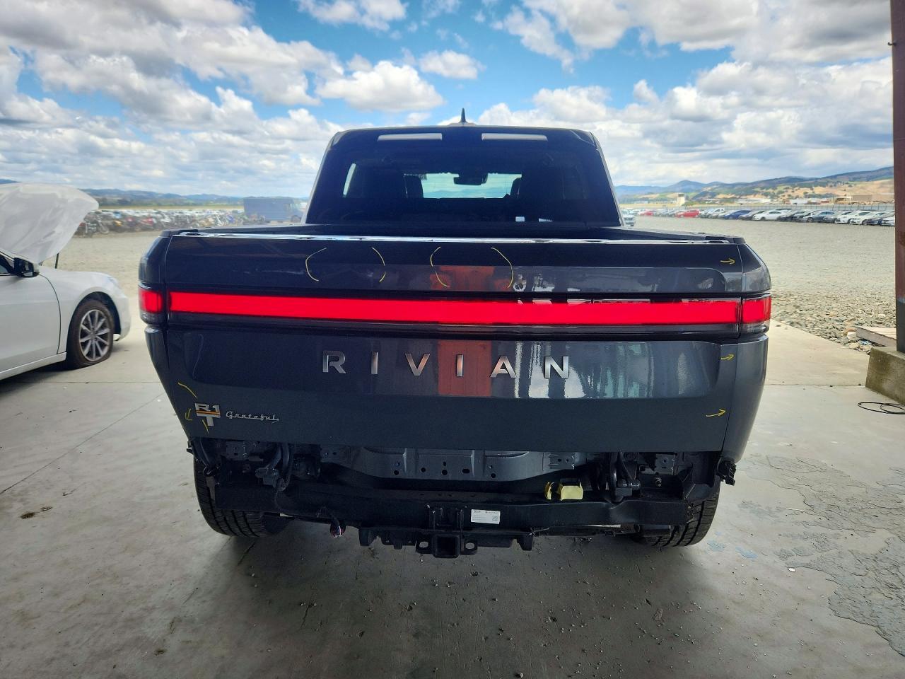 2022 Rivian R1T Adventure - Image 6