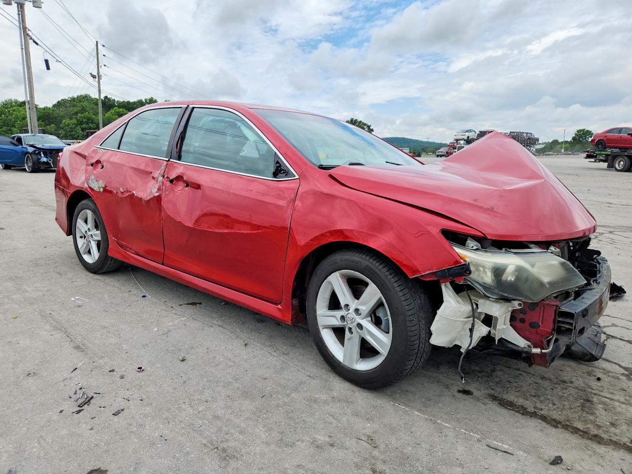 2014 Toyota Camry Se - Image 4