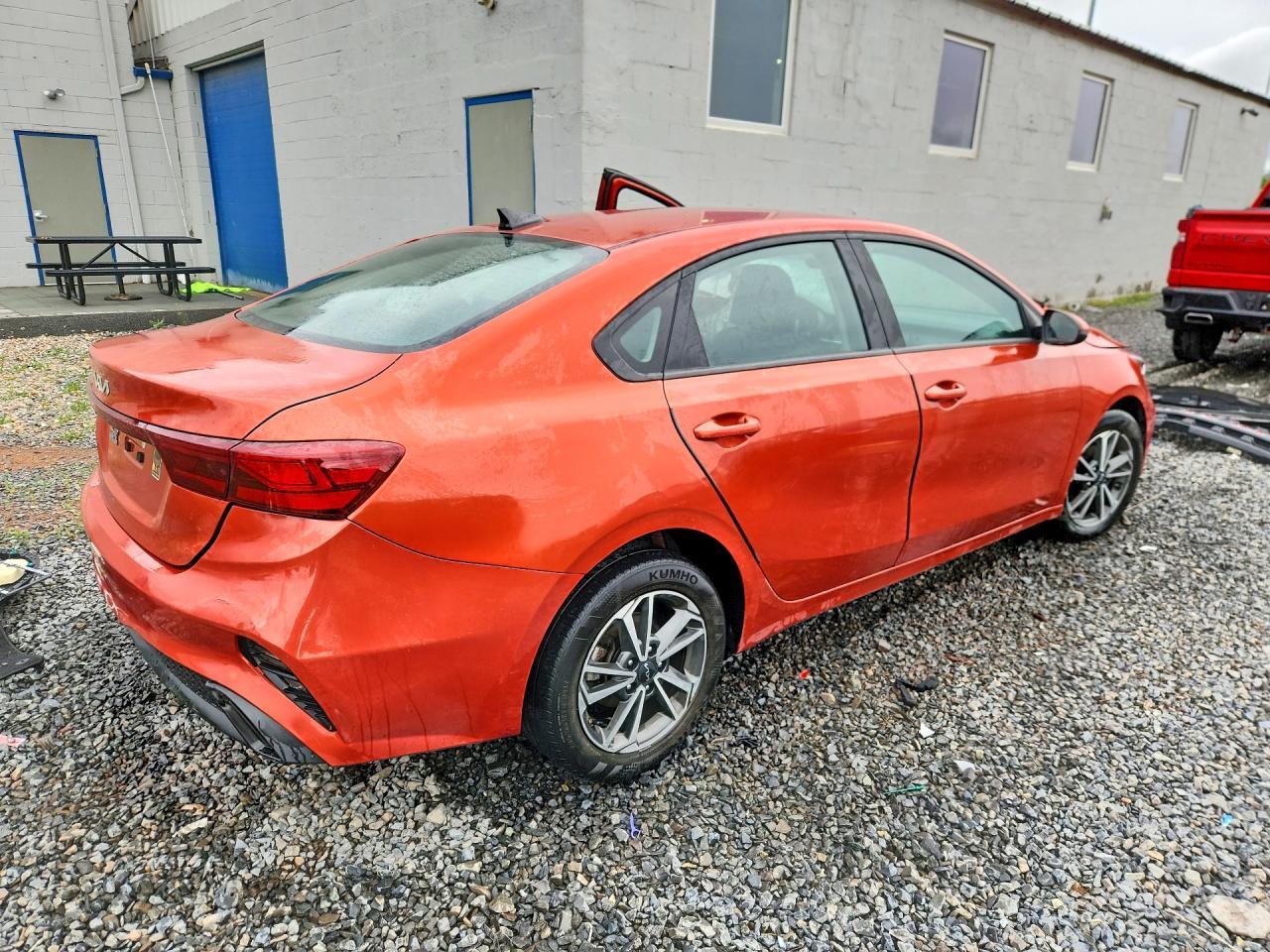 2023 Kia Forte Lxs - Фото 3