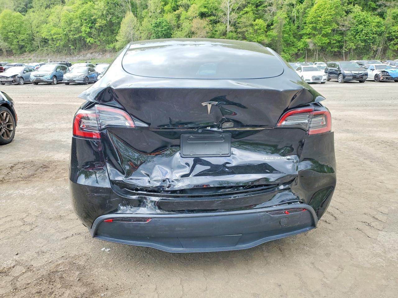 2023 Tesla Model Y - Image 6