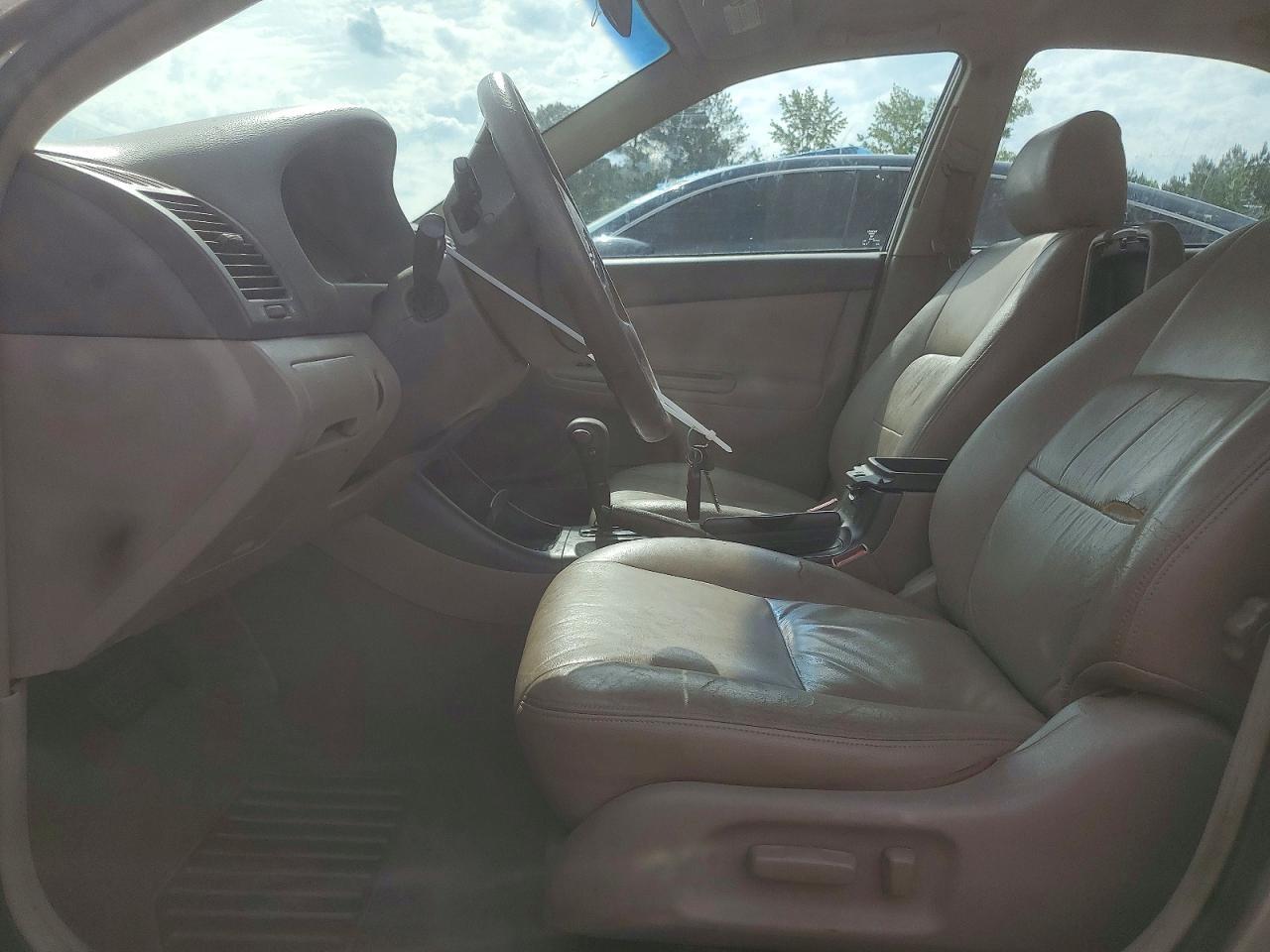 2002 Toyota Camry Le - Image 7