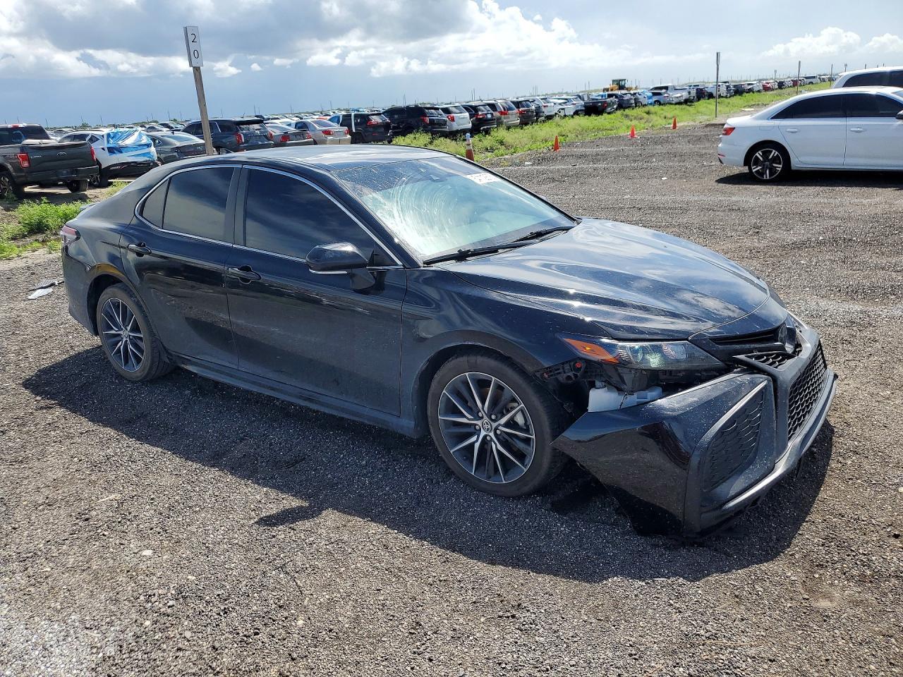 2023 Toyota Camry Se - Image 4
