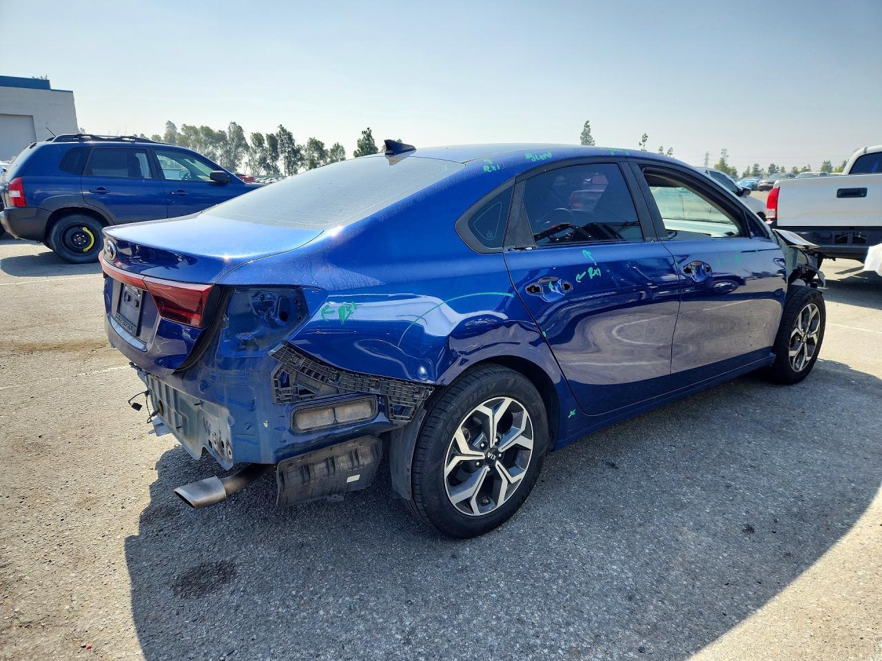 2021 Kia Forte Lxs - Фото 3