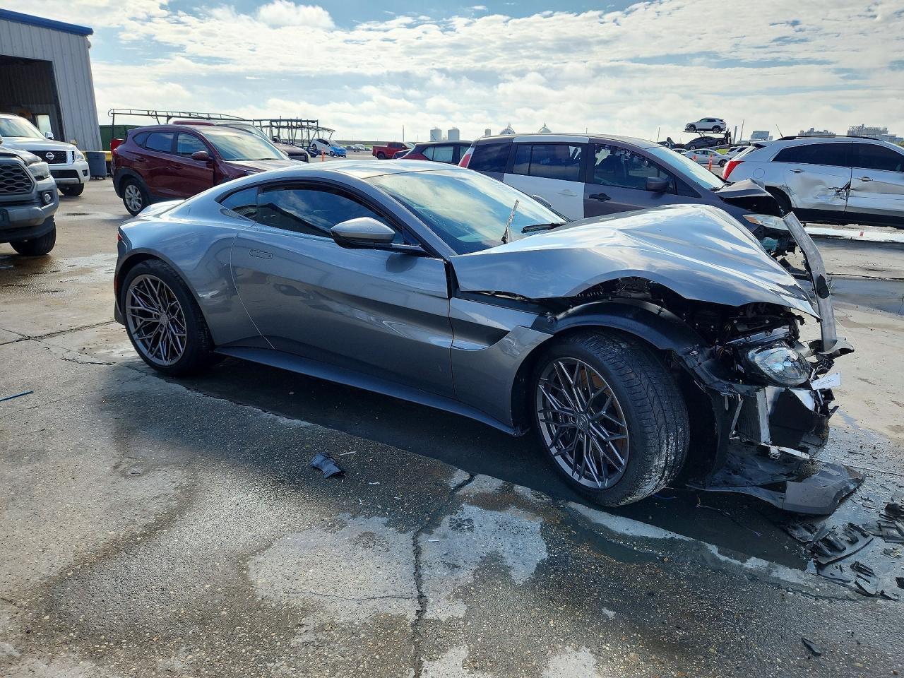 2020 Aston Martin Vantage - Фото 4