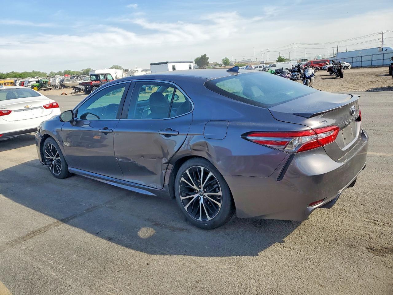 2019 Toyota Camry Se - Image 2