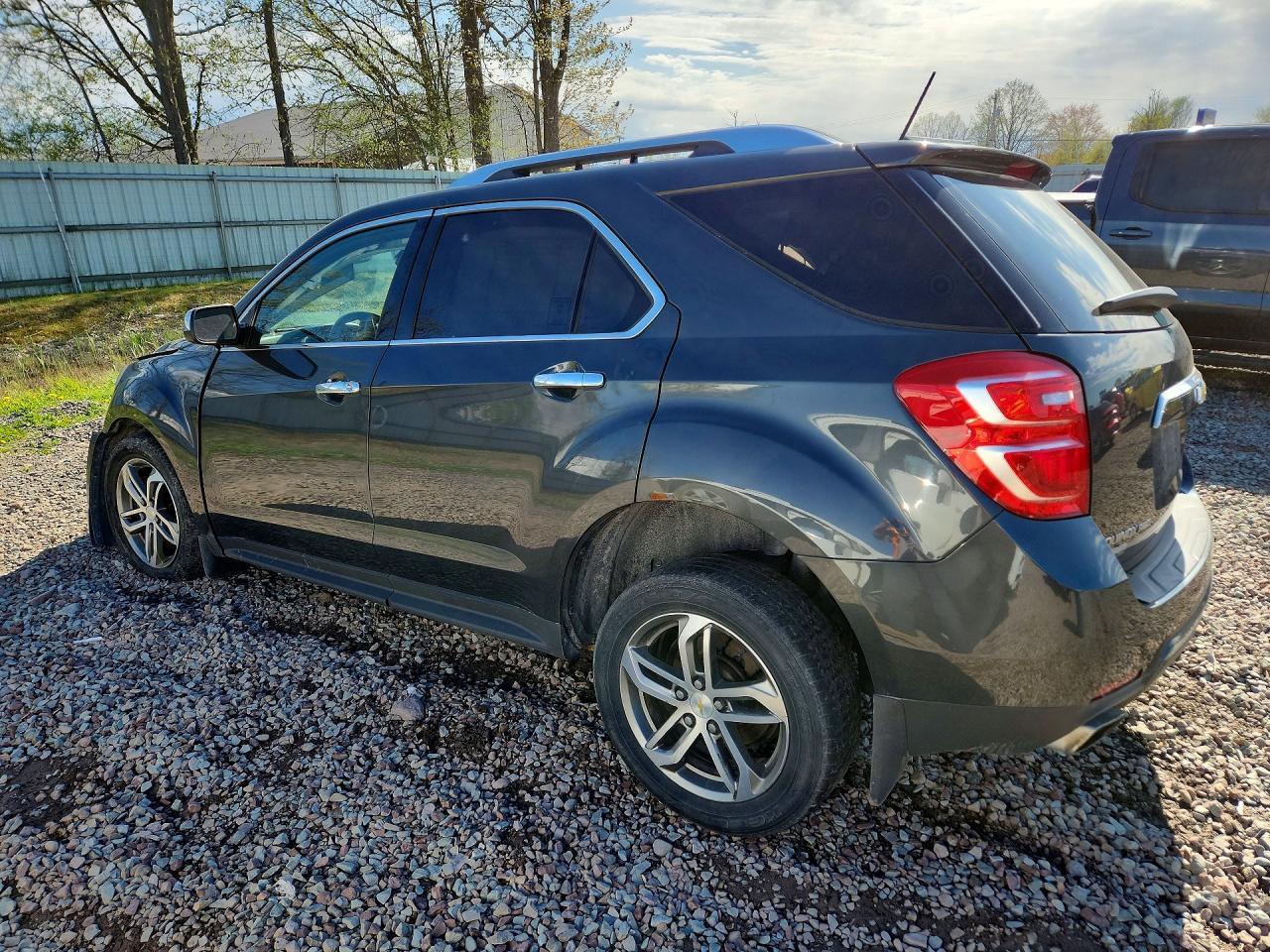 2017 Chevrolet Equinox Premier - Фото 2