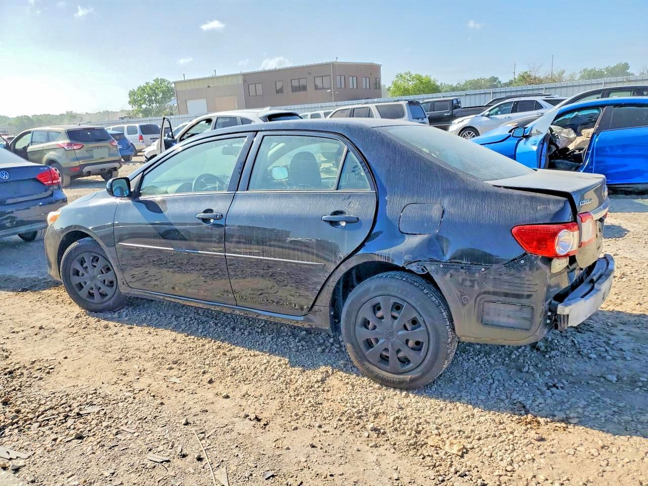 2011 Toyota Corrola - Фото 2