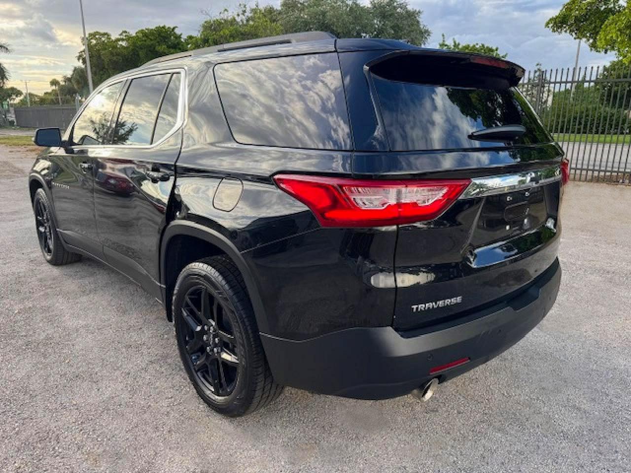 2021 Chevrolet Traverse Lt - Image 2
