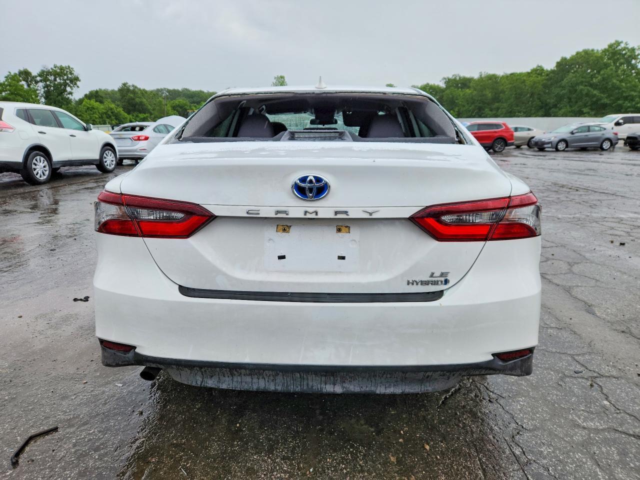 2021 Toyota Camry Le - Фото 6