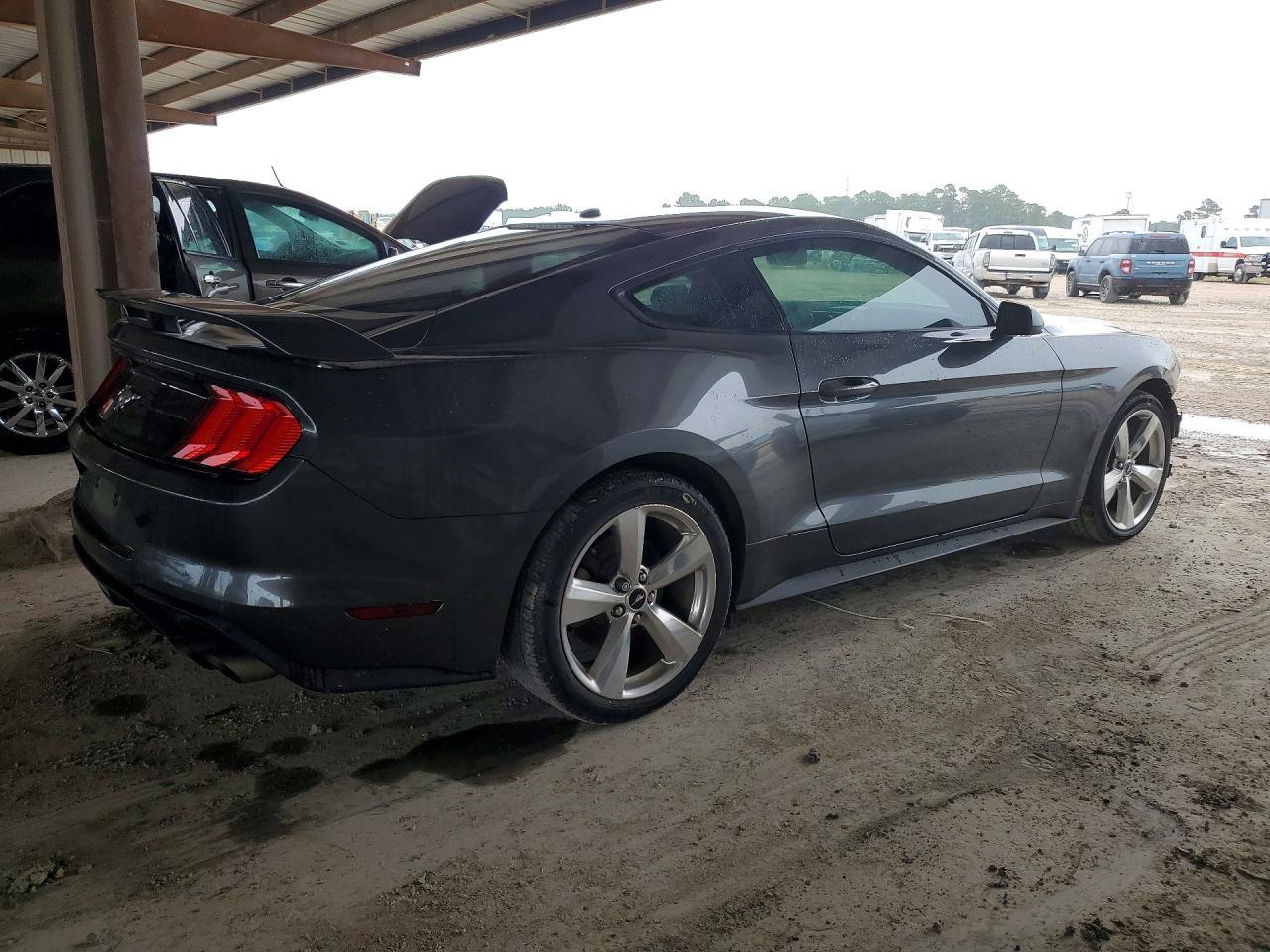 2019 Ford Mustang - Image 3