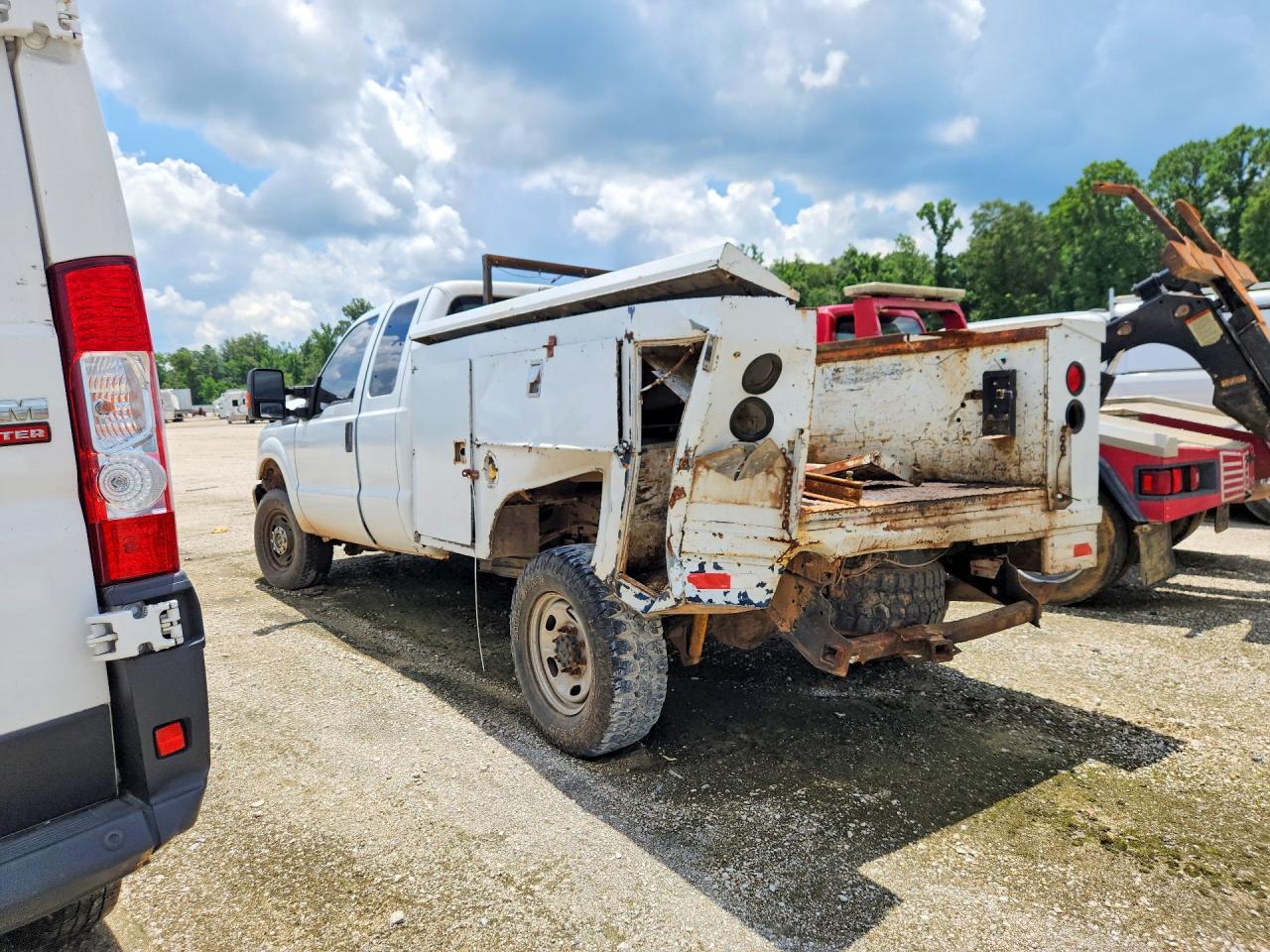 2012 Ford F250 Super Duty - Image 2