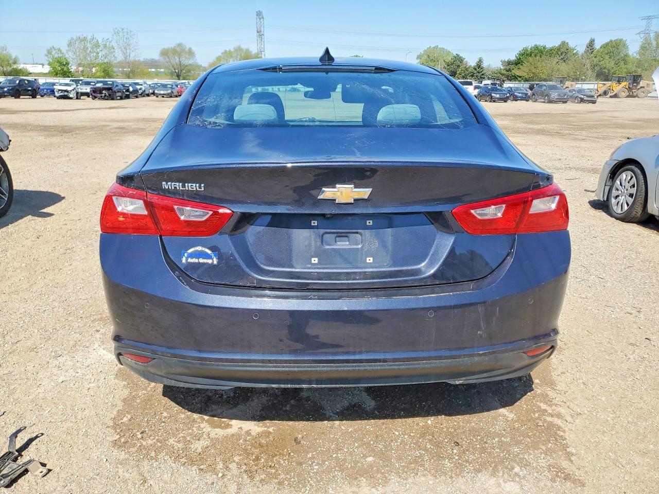 2022 Chevrolet Malibu Ls - Фото 6