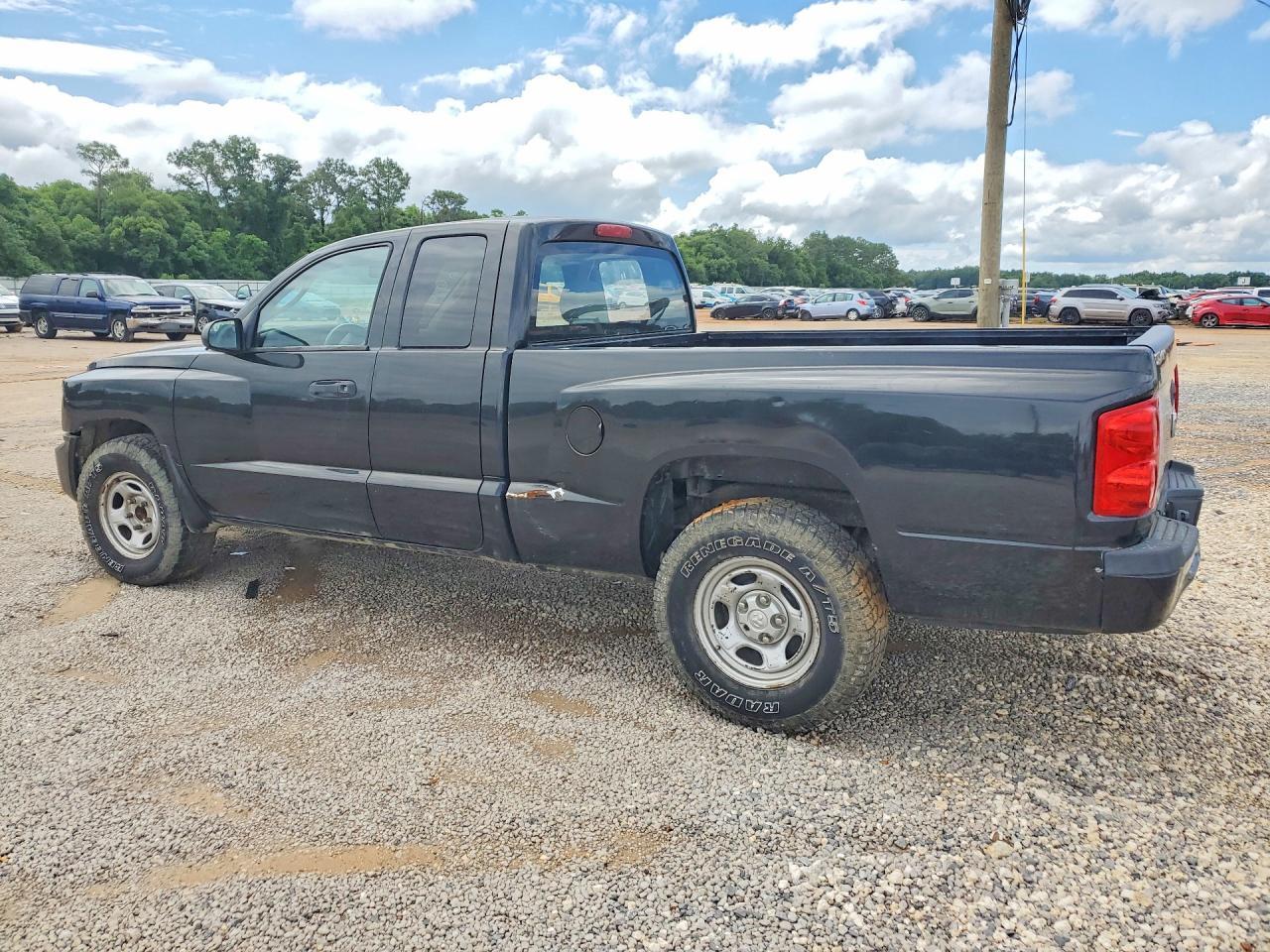 2011 Dodge Dakota St - Фото 2