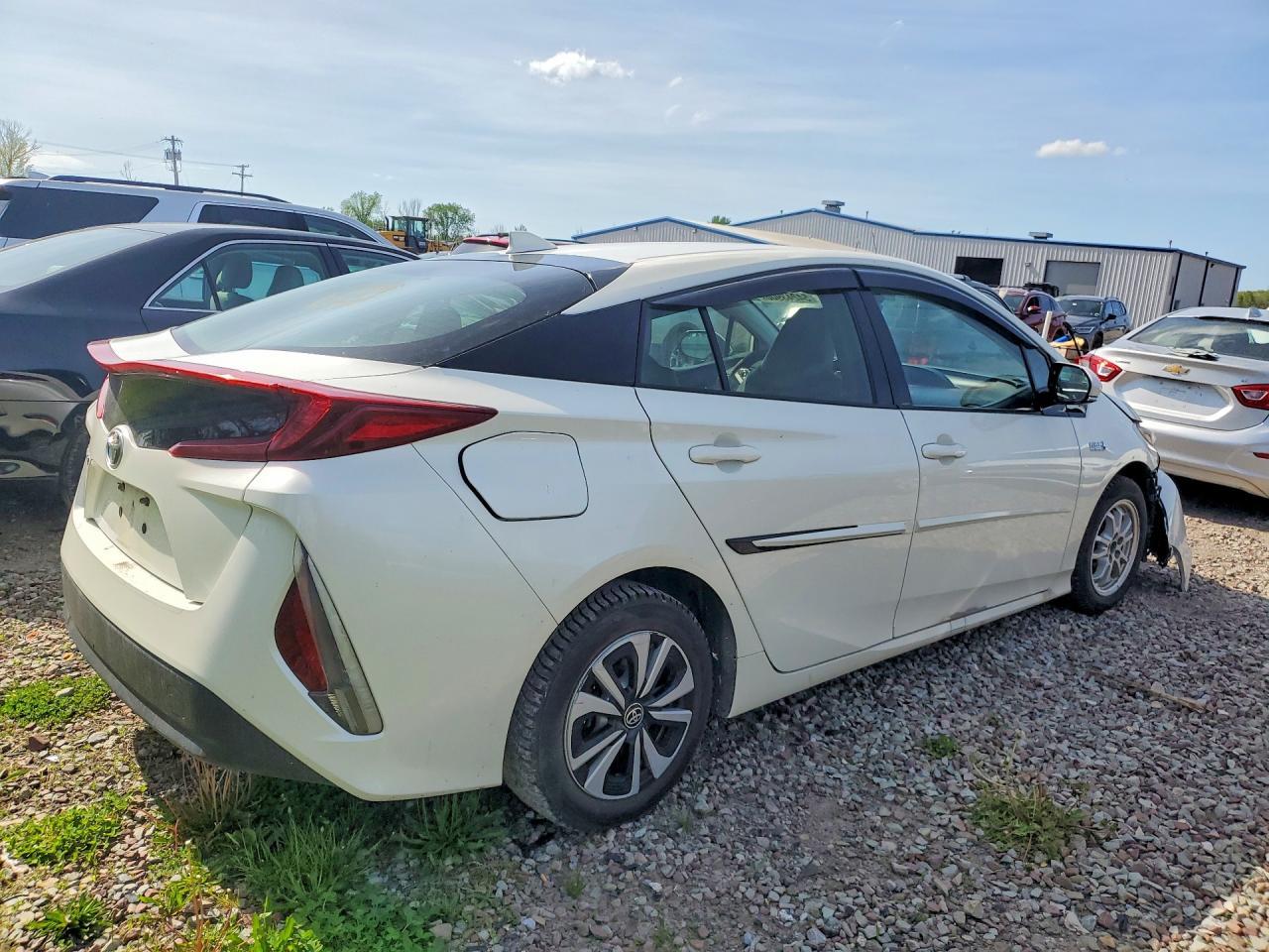 2017 Toyota Prius Prime Premium - Фото 3
