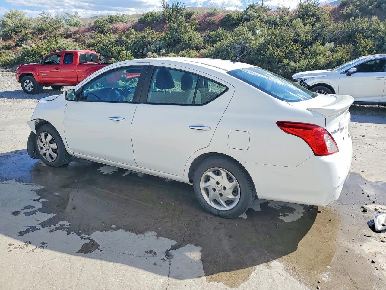 2018 Nissan Versa Sv - Фото 2