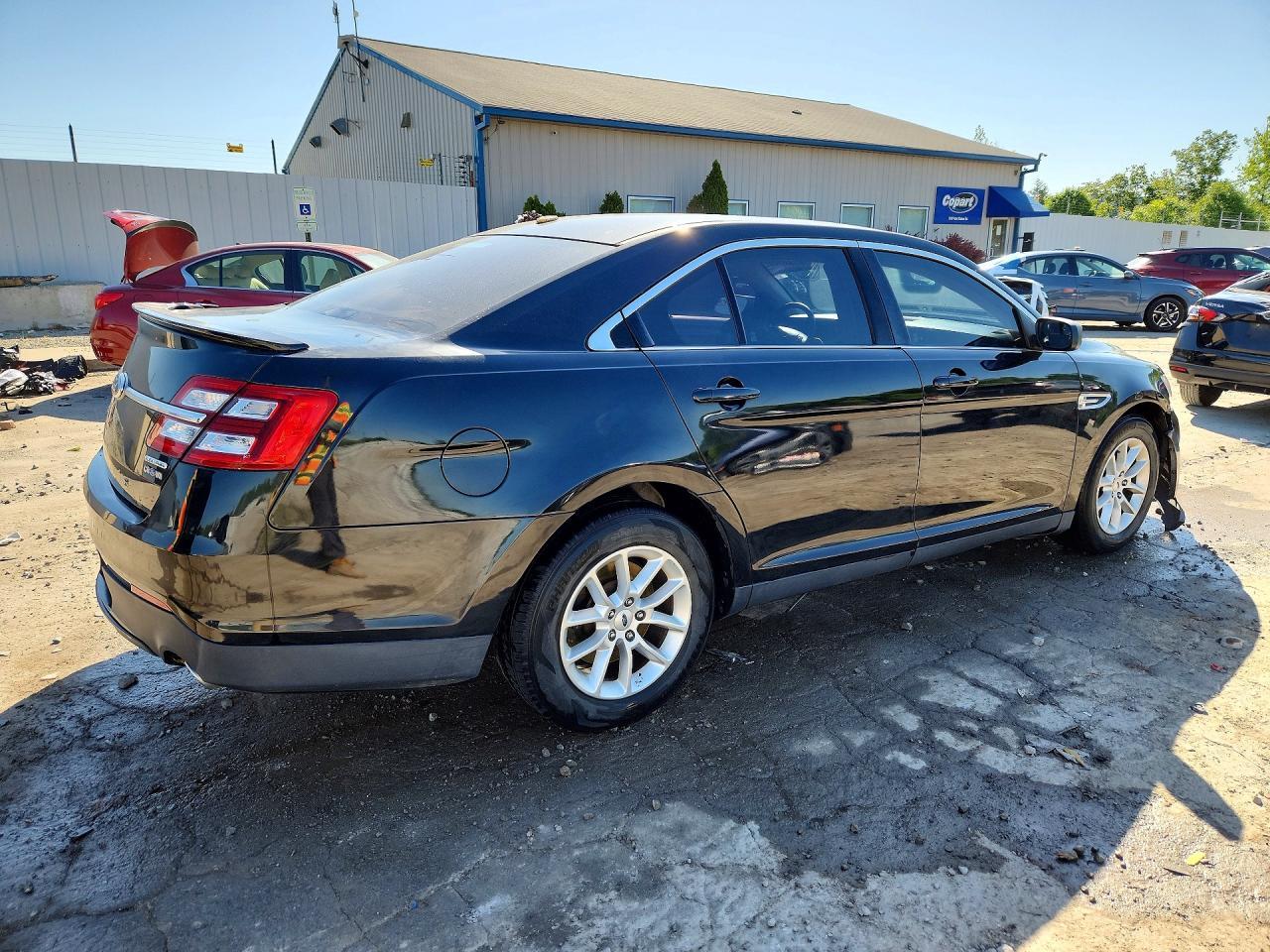 2014 Ford Taurus Se - Image 3