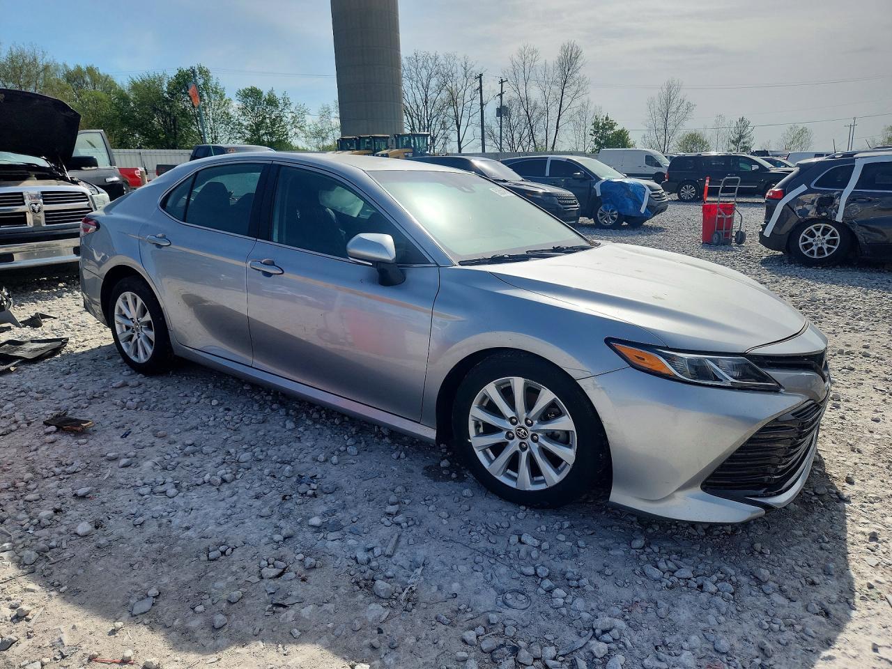 2020 Toyota Camry Le - Фото 4