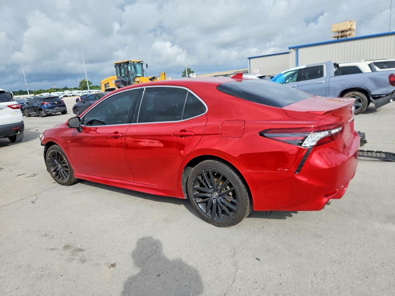 2021 Toyota Camry Xse - Фото 2