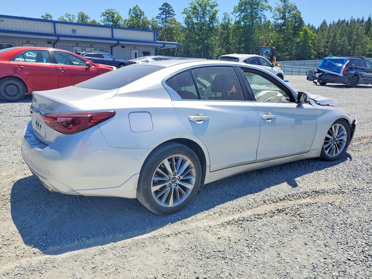 2020 Infiniti Q50 3.0T Luxe - Фото 3