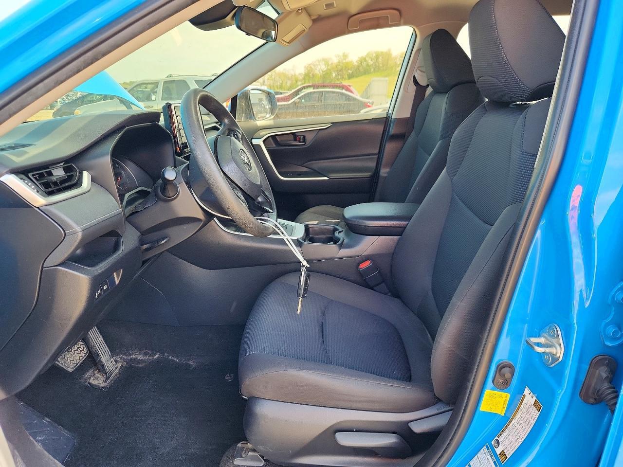 2020 Toyota Rav4 Le - Image 7