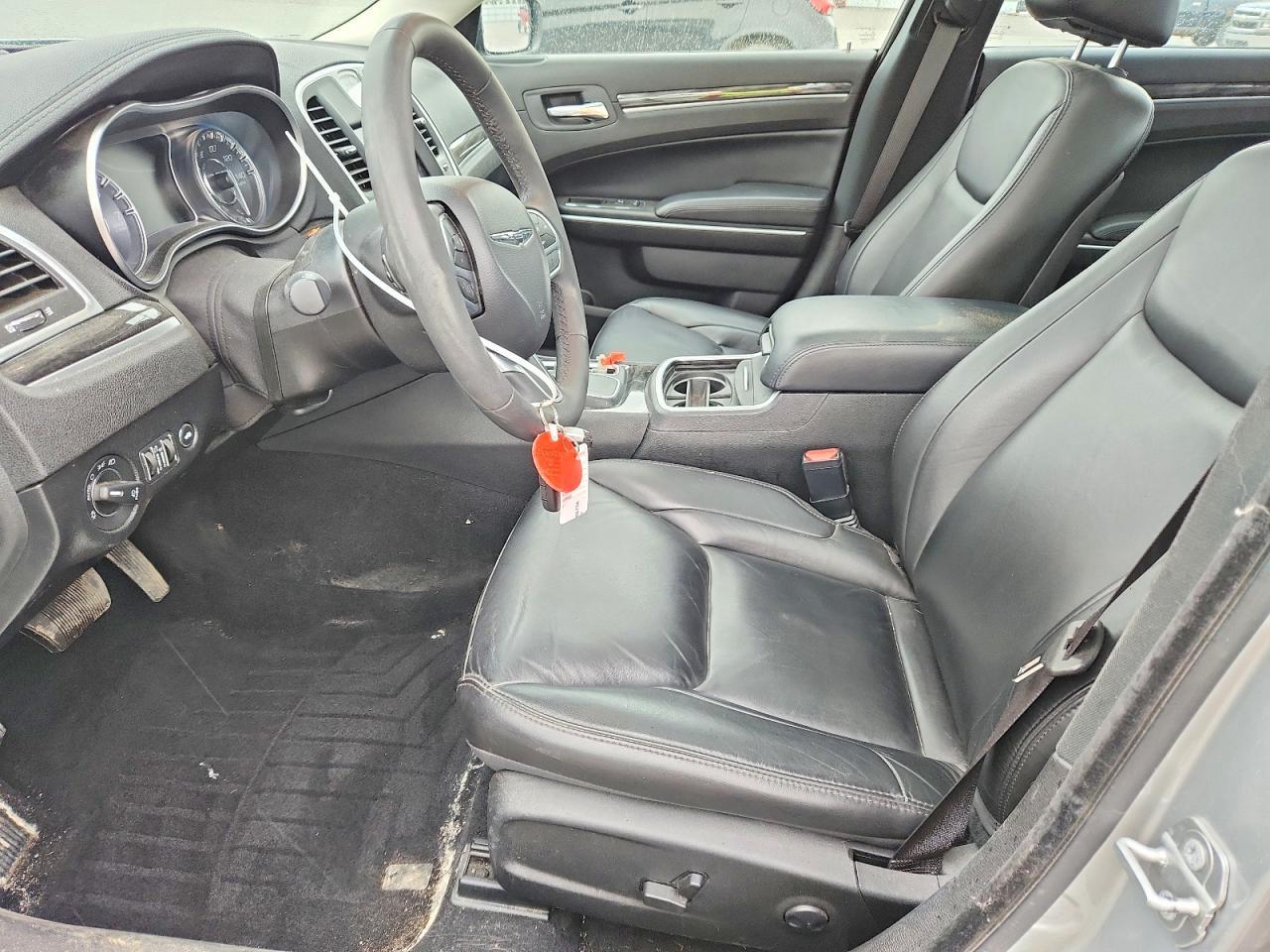 2022 Chrysler 300 Touring L - Image 7